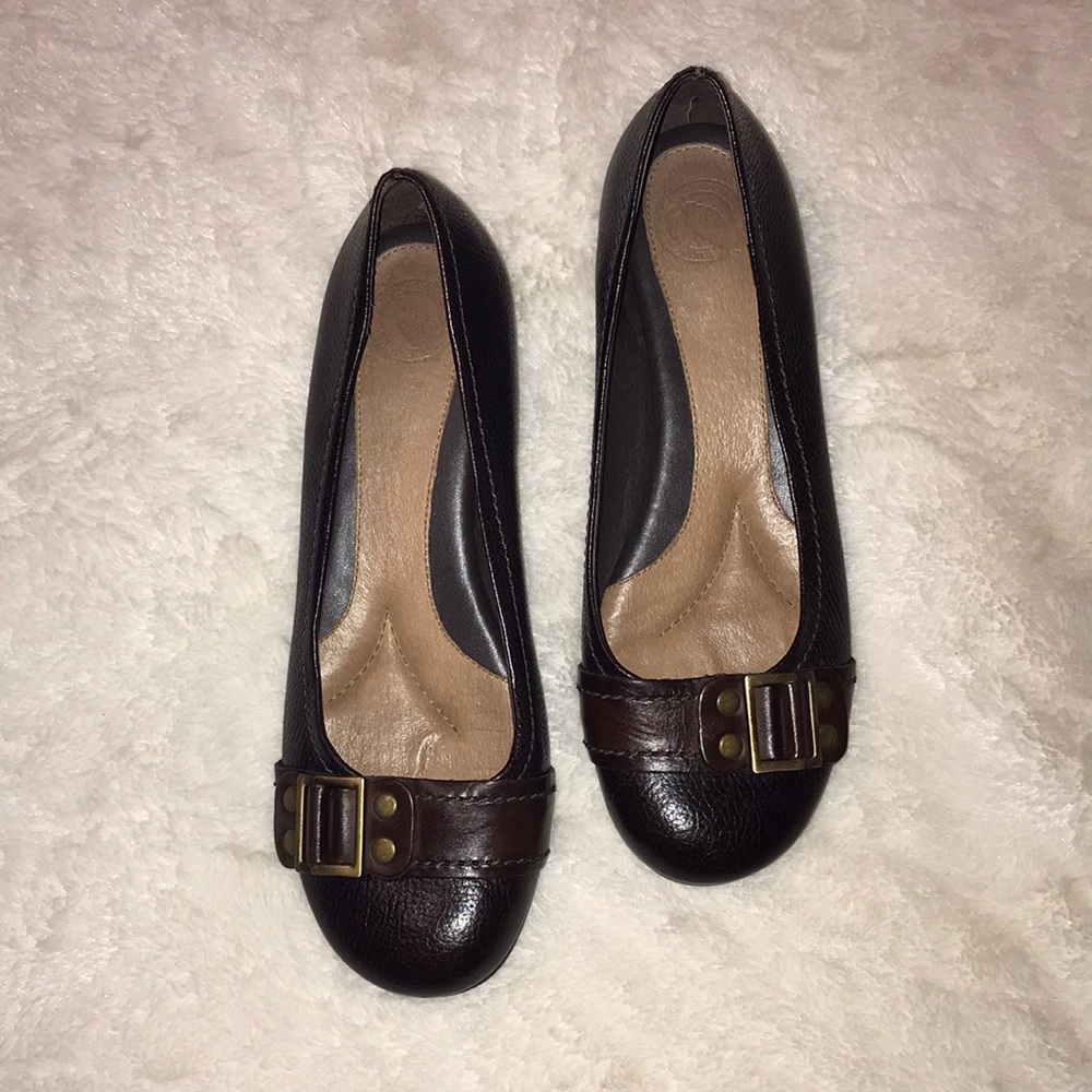 Nurture by Lamaze Brown Flats w Buckles Woman’s size 8M